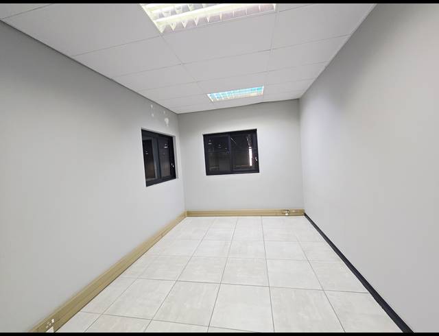 1,535M² WAREHOUSE TO LET IN LANSERIA